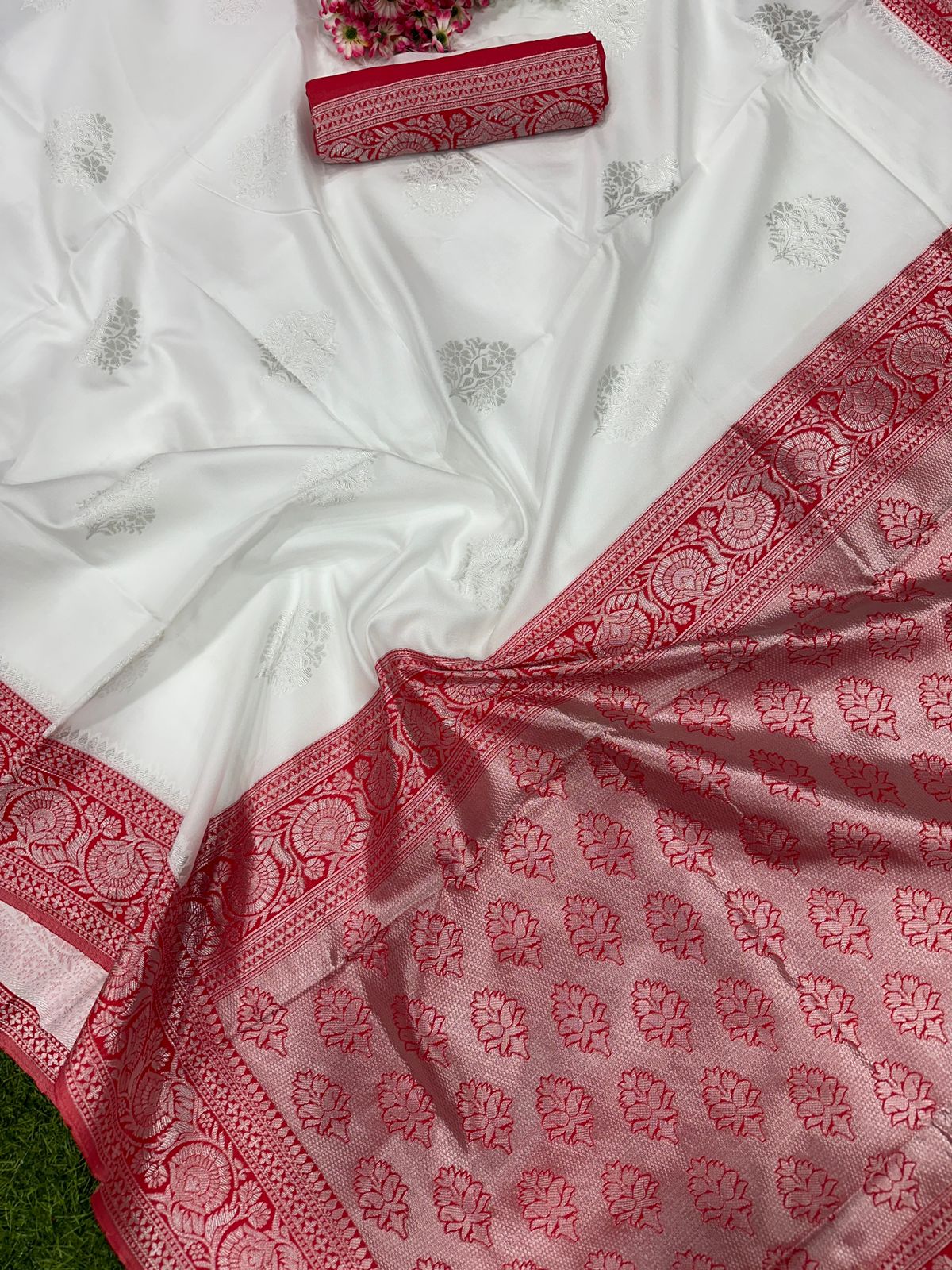 Easy-to-Wear Banarasi Style Saree Crafted in Smooth Lichi Silk