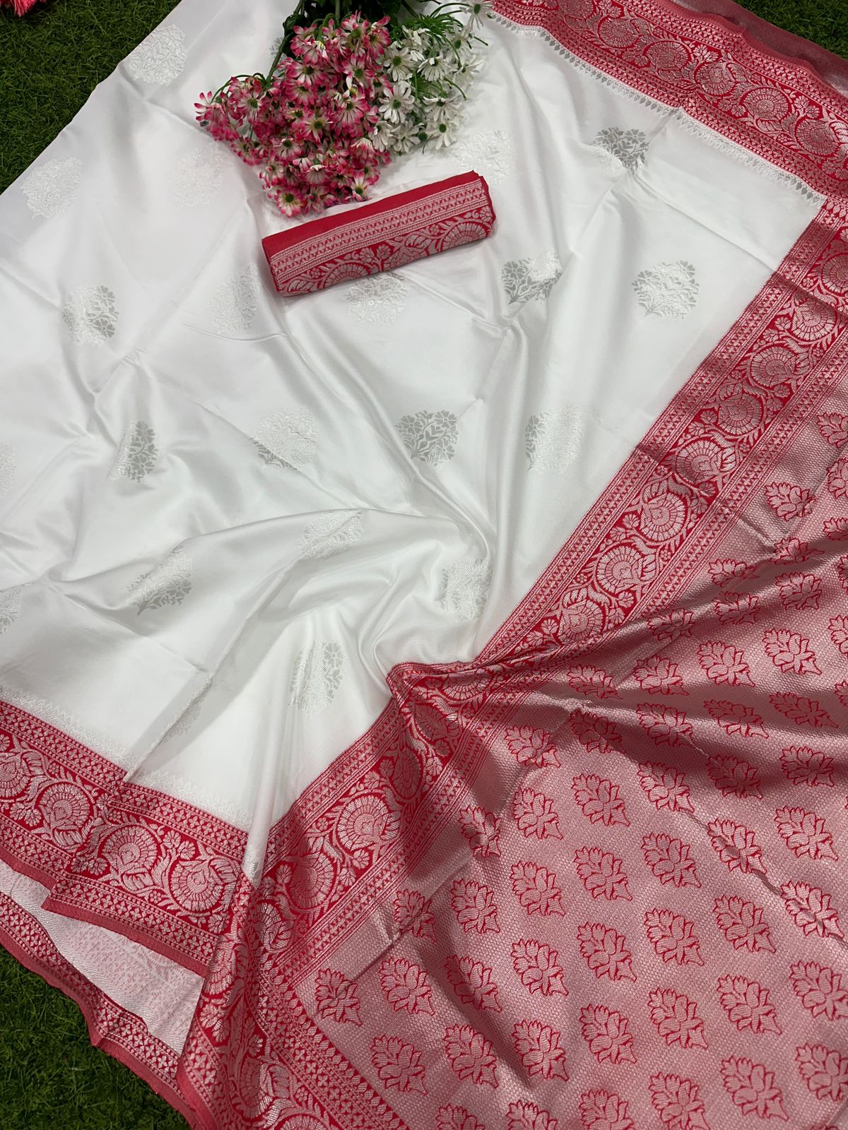 Easy-to-Wear Banarasi Style Saree Crafted in Smooth Lichi Silk