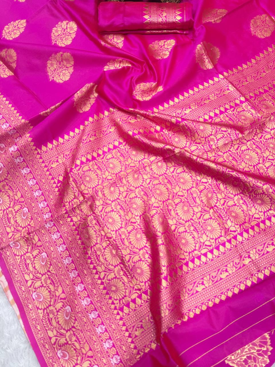 Soft & Lightweight Lichi Silk Banarasi Wedding Saree