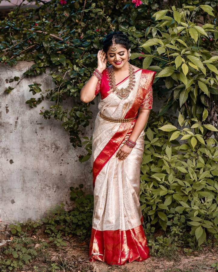 Rich Look Organic Banarasi Lichi Silk Wedding Saree