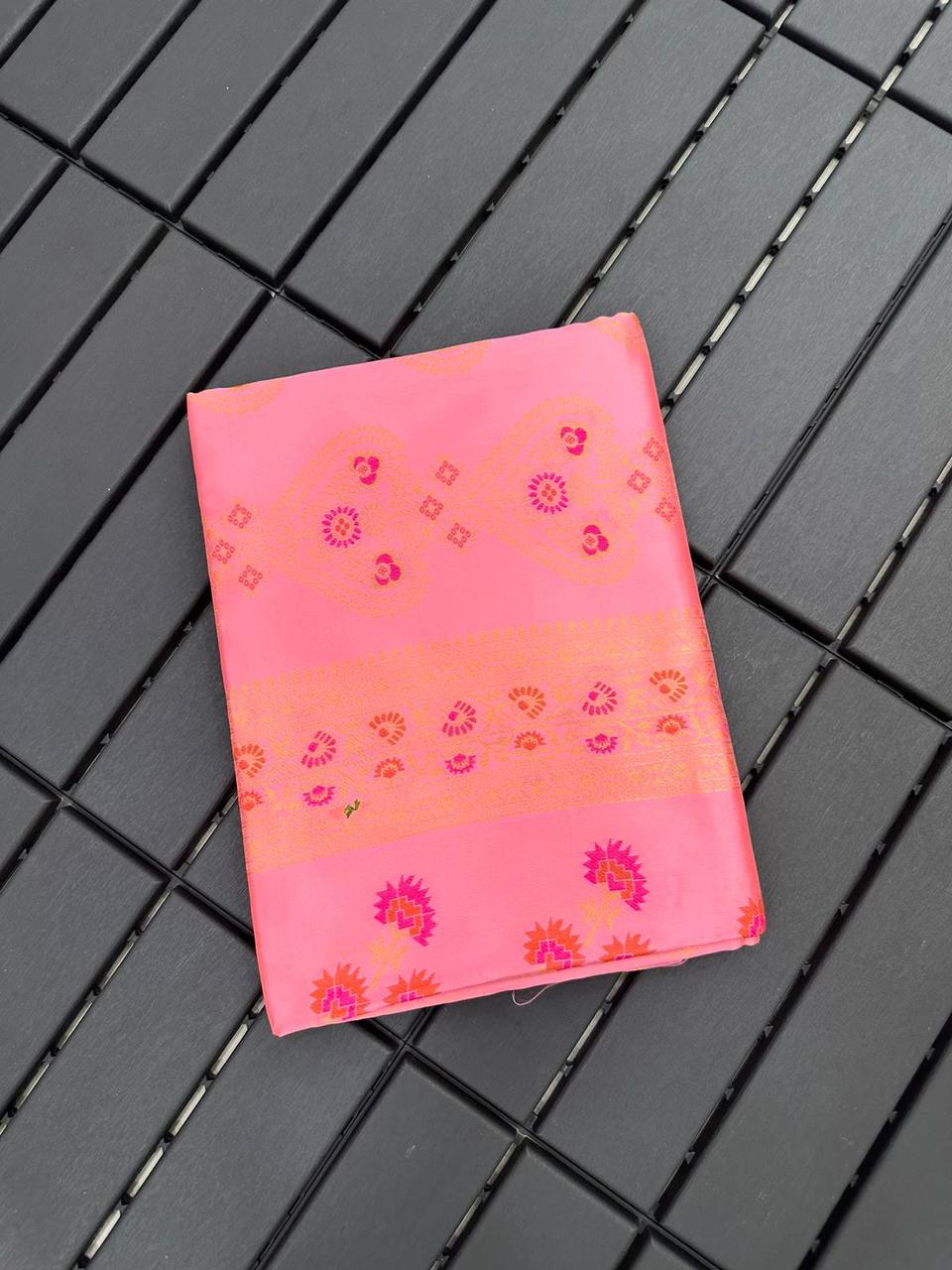 Easy-Drape Lichi Silk Saree with Banarasi Motifs