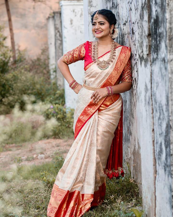 Rich Look Organic Banarasi Lichi Silk Wedding Saree