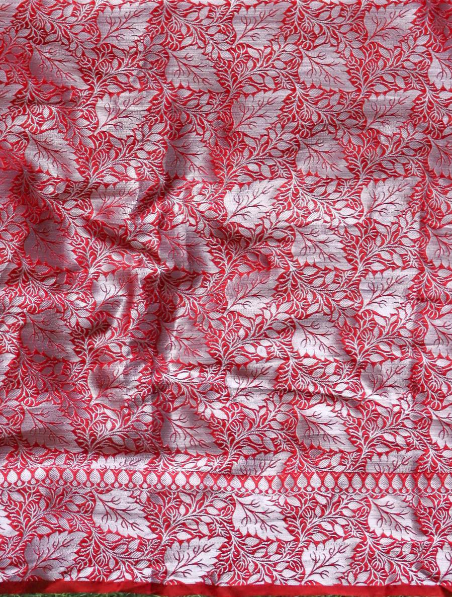 Timeless Banarasi Wedding Saree Featuring Organic Lichi Silk