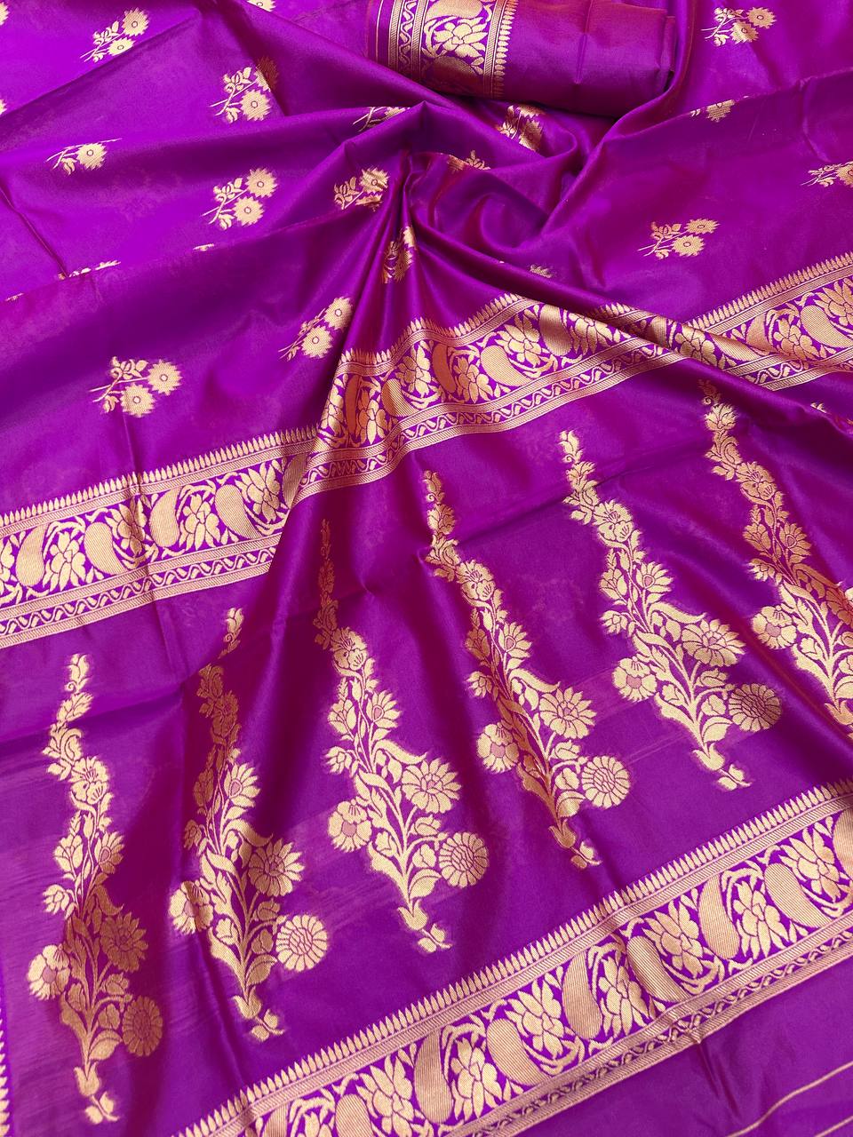 SoftAura Saree Made with Organic Banarasi Lichi Silk